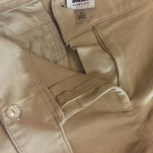 Anne Klein khaki capris size 12